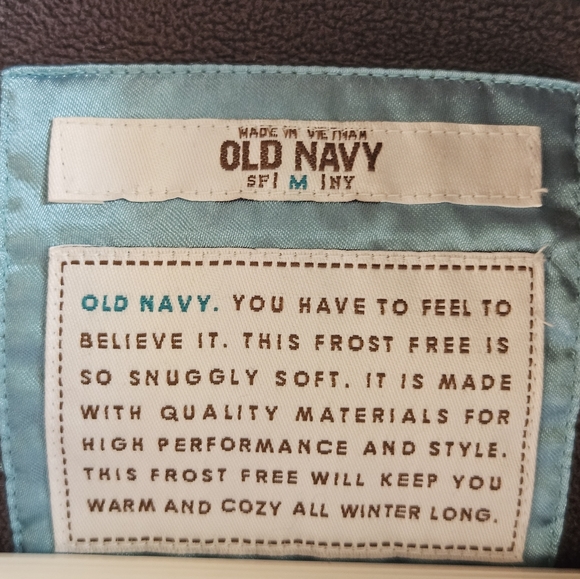 Old Navy Frost-Free Down Winter Vest in Women's M - Picture 11 of 13